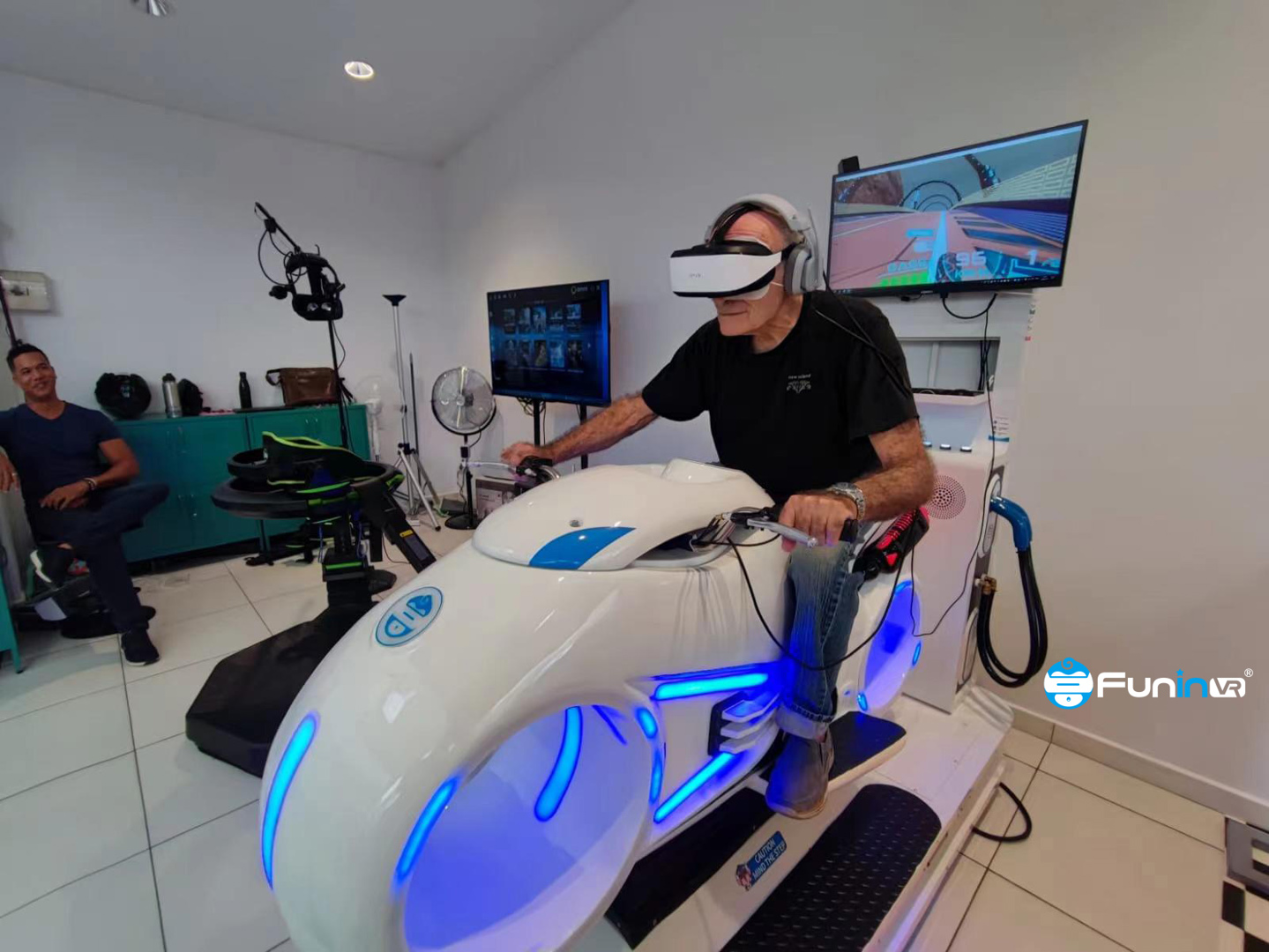 Immersive Virtual Reality Racing Game Machine in France