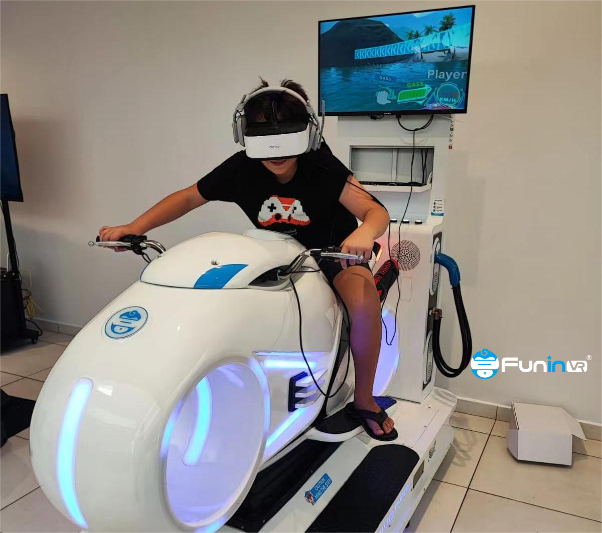 Immersive Virtual Reality Racing Game Machine in France